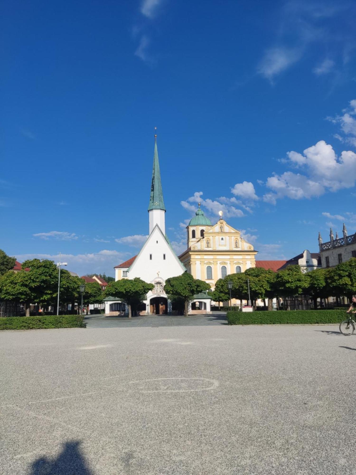 Ferienwohnung Enzian - Naehe Kapellplatz - Oeffentlicher Parkplatz - Aufzug Altötting Dış mekan fotoğraf
